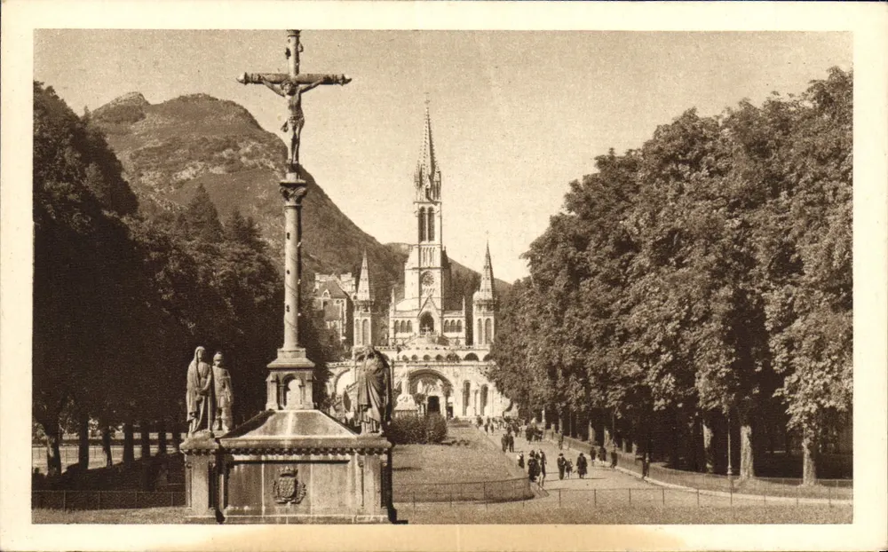 Calvário do Rosário e Basílica — Lourdes — Edição Palácio do Rosário - Frente