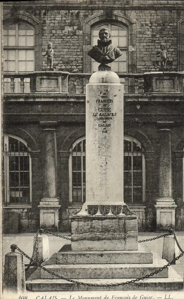 Calais — O Monumento de François de Guise — LL - Frente