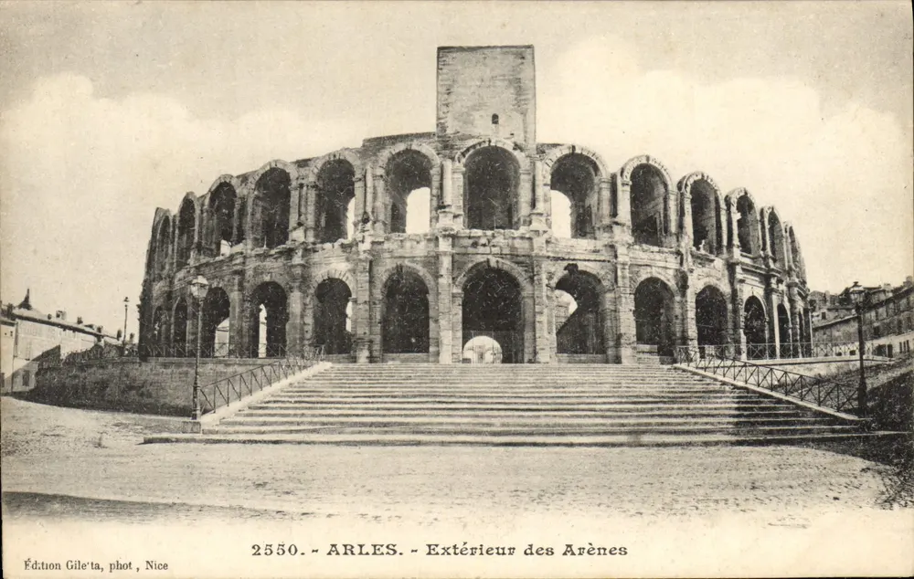 Arles — Uiterkant van de Arenas — Editie Gile'ta, foto van Nice, nr. 2550 - Voorkant
