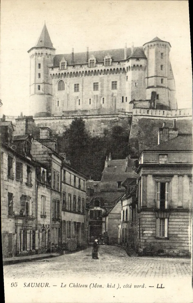 Saumur — O Castelo (Mon. hist.), lado norte — LL - Frente