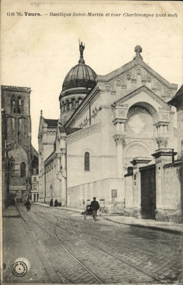 Tours — Basilique Saint-Martin et tour Charlemagne (côté sud) — Grand Bazay - Recto