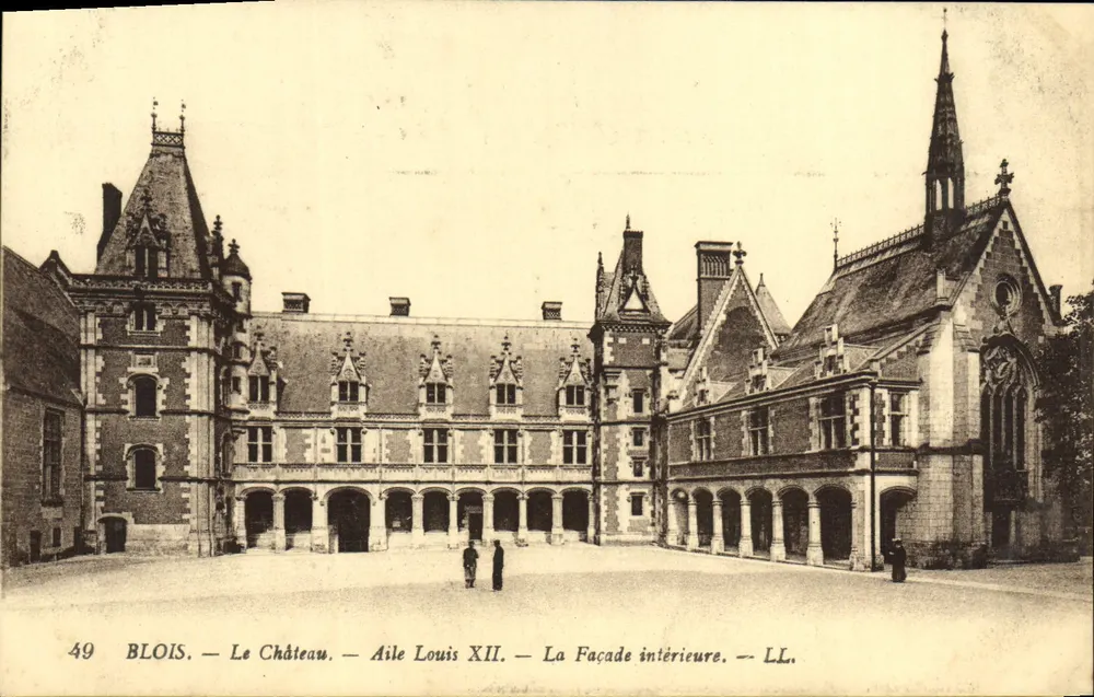 Blois — Schloss — Flügel Louis XII — Die Innenfassade — LL. - Vorderseite