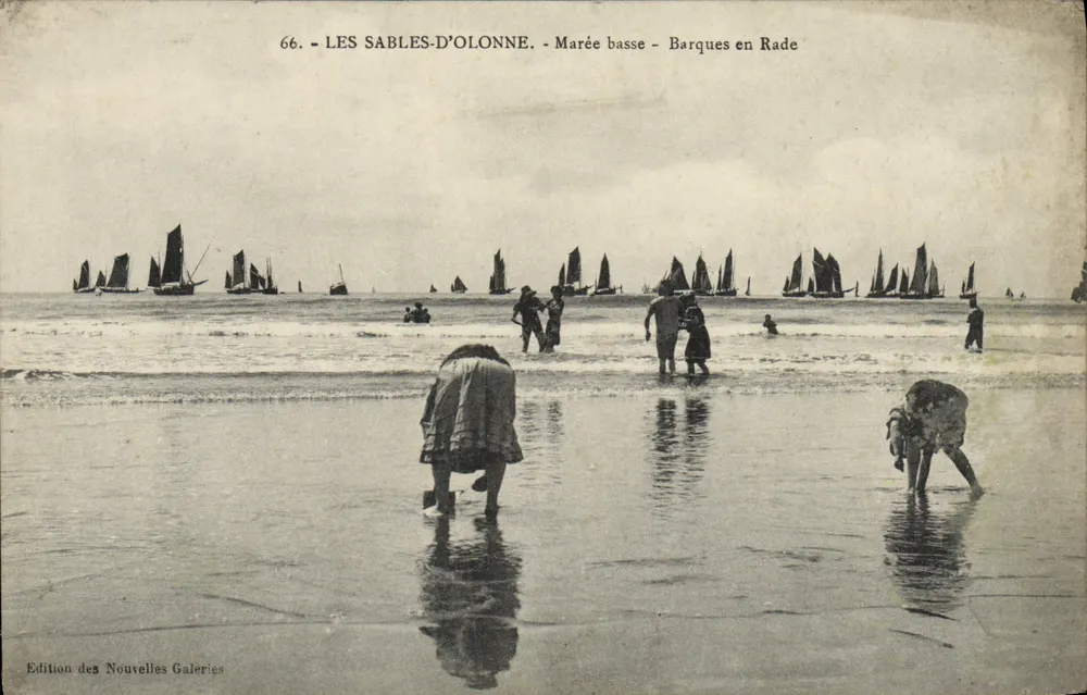 Les Sables-d'Olonne — Maré baixa — Barcos na Baía — Edição das Novas Galerias, n°66 - Frente