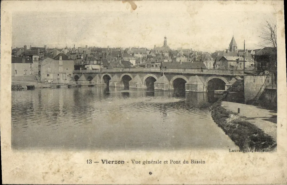 Vierzon — Vue générale et Pont du Bassin — Lauverguat, éditeur - Recto