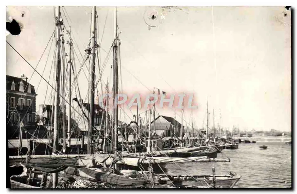 Grancamp Les Bains (Calvados) — Um canto do porto — editor desconhecido - Frente