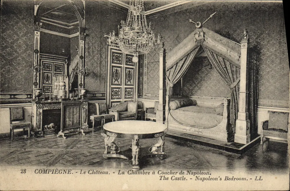 Compiègne - Le Château - La Chambre à Coucher de Napoléon — LL, n°28 - Recto