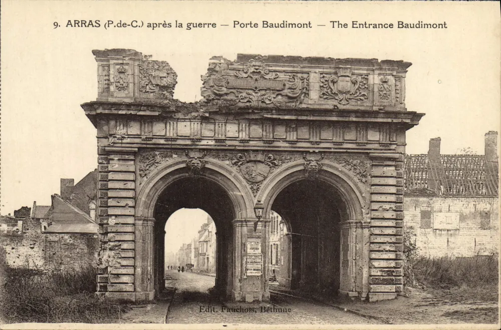Arras (P.de-C.) après la guerre — Porte Baudimont — Edit. Fauchois, Béthune - Recto