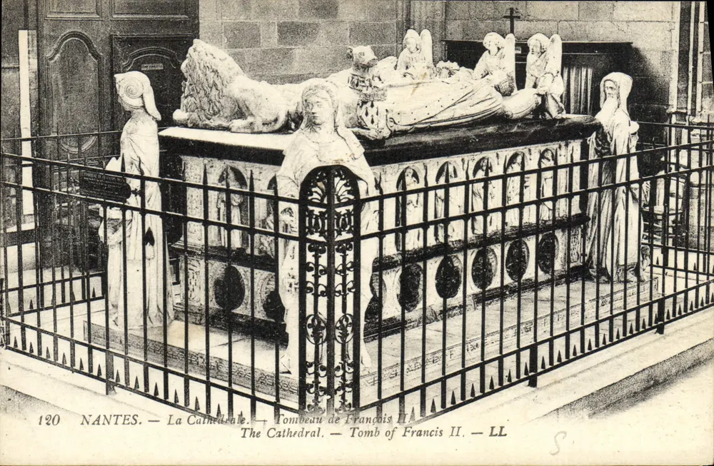 Nantes — Die Kathedrale — Grabmal von François II — LL - Vorderseite
