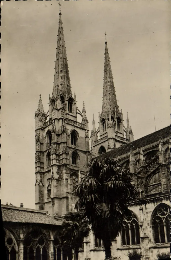 Bayonne (Basses-Pyrénées) — A Catedral de Santa Maria e o Claustro dos séculos XIII e XIV — Edição La Cigogne, Bordeaux - Frente