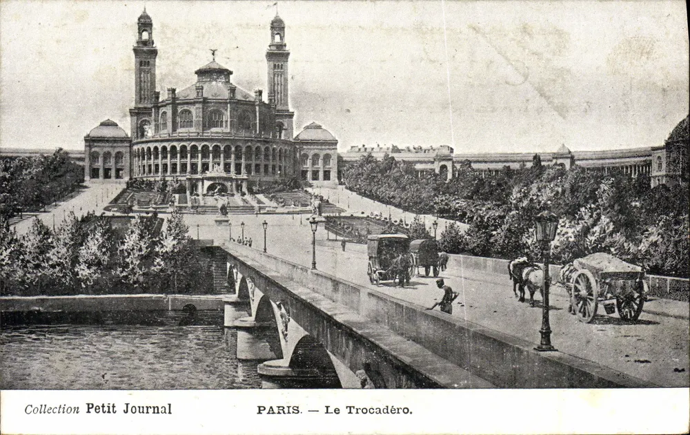 Paris — O Trocadéro — Coleção Petit Journal - Frente