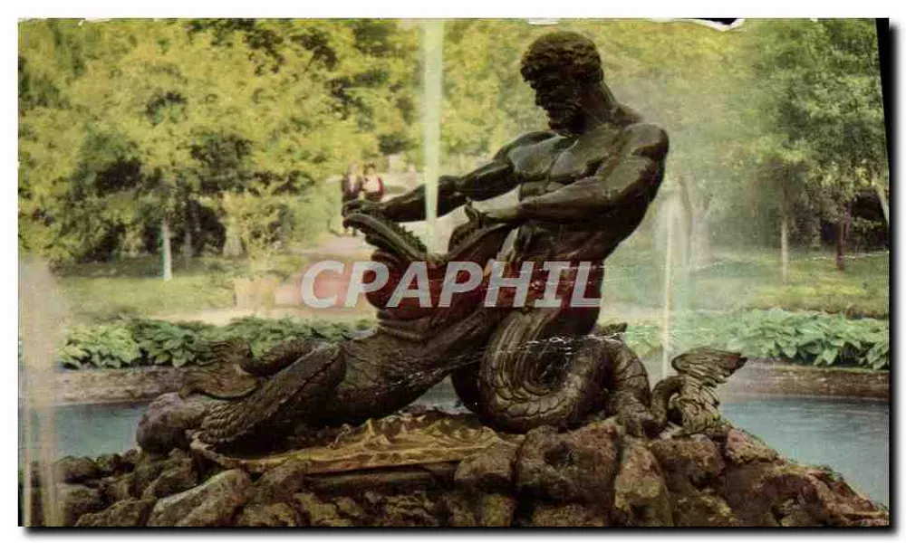 Fontaine de l'Orangerie — statue de Neptune sur dragon — éditeur « Издательство «Советский Художник» - Frente