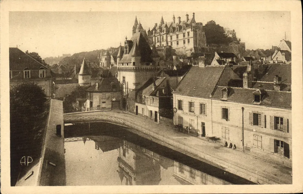 Loches — O Castelo Real e a Porta dos Cordeliers — E. DUFRE, Tours - Frente