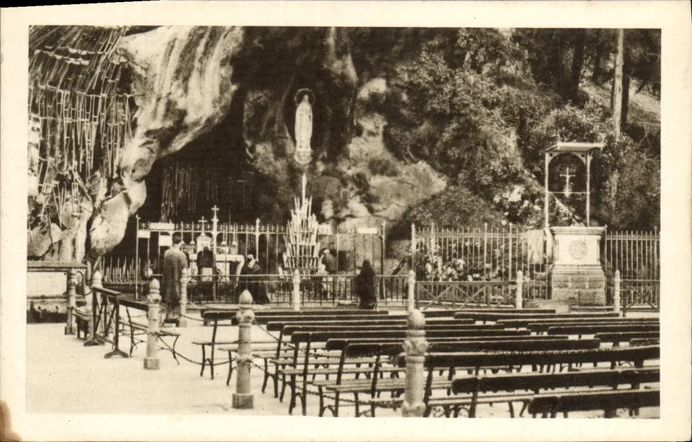 Lourdes — A Grotta Milagrosa — Edição P. DOUCHEL Lourdes - Frente