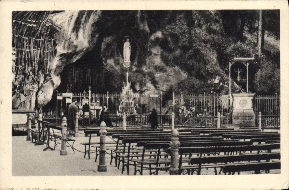 Lourdes — La Grotte miraculeuse — Uitgave P. Doucet - Voorkant