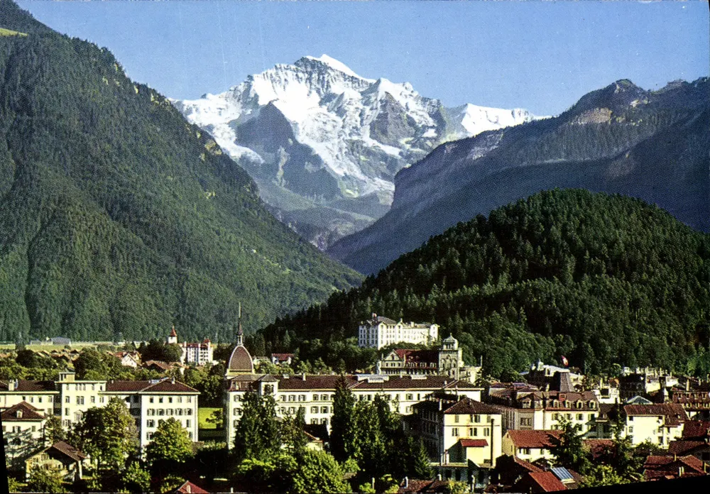 Interlaken — Jungfrau 4159 m — Interlaken, Interlaken Photo & Co. Stump Nr. 9 - Frente