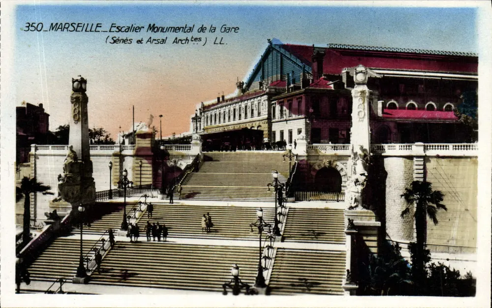 Marselha — Escada Monumental da Estação — Sénès e Arsal Arquitetos LL. - Frente