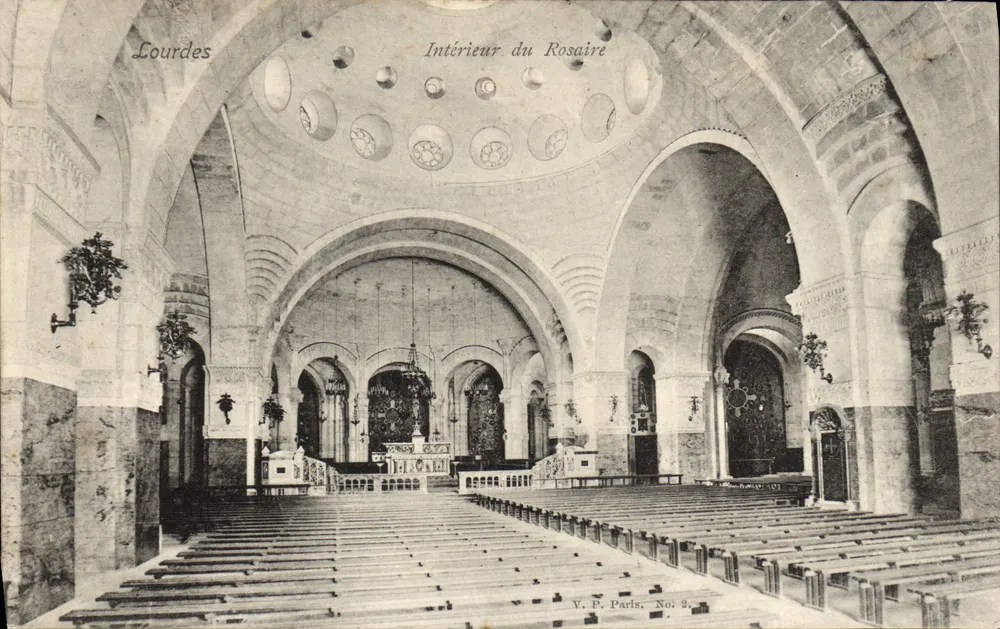 Interior do Rosaire — Lourdes — V. P. Paris, N.º 2 - Frente