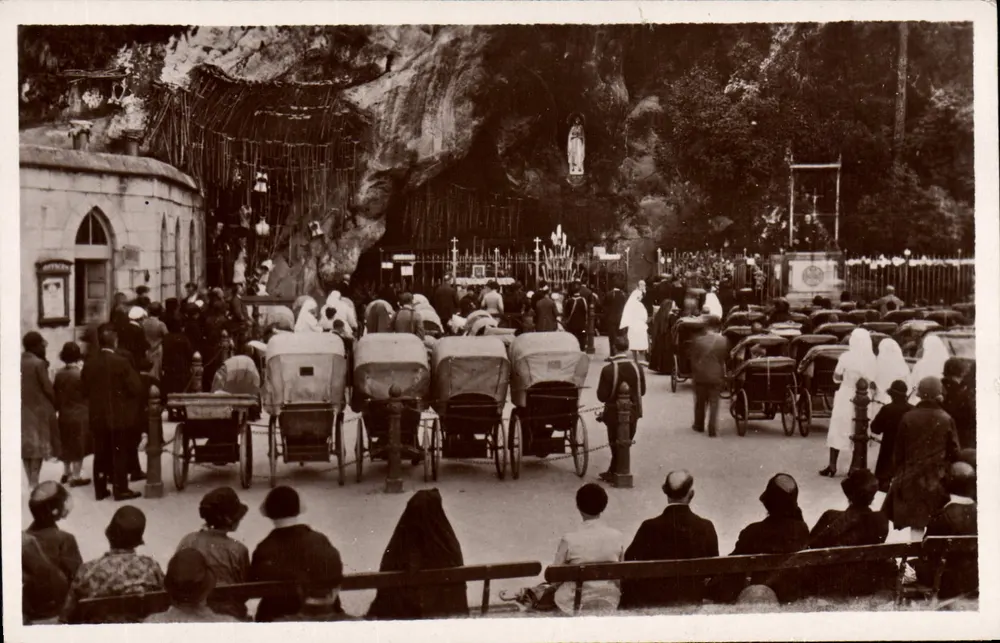 Lourdes — A Gruta — Edição P. Doucet - Frente