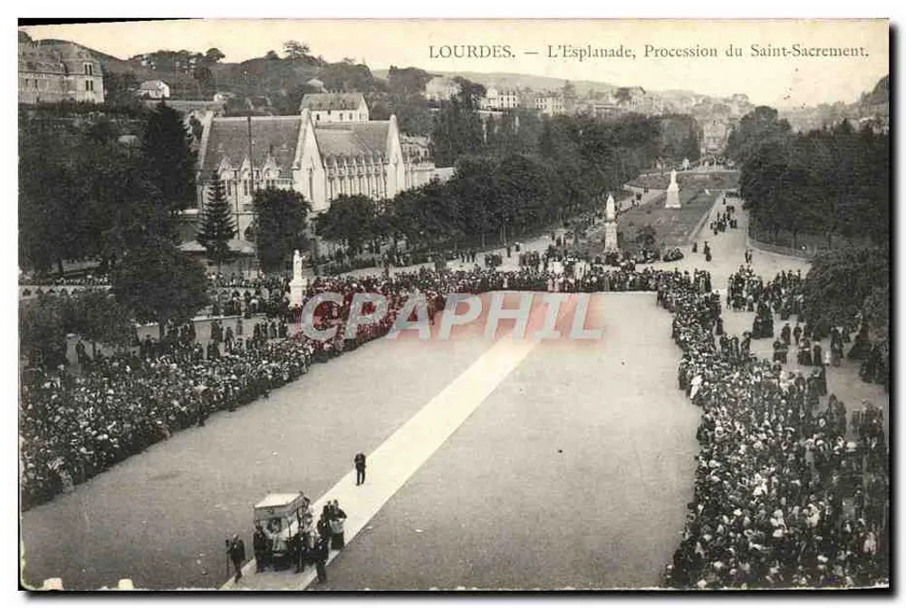 Lourdes — A Esplanada, Processão do Santo Sacramento — Edição Express do Midi - Frente