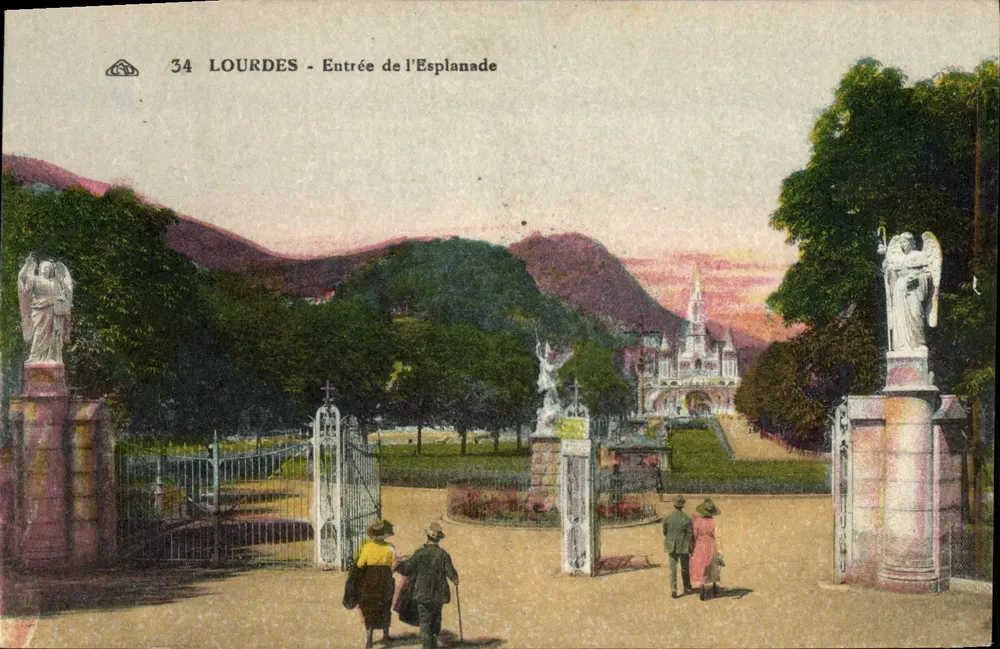 Lourdes - Entrada da Esplanada — 34 — editor não identificado - Frente