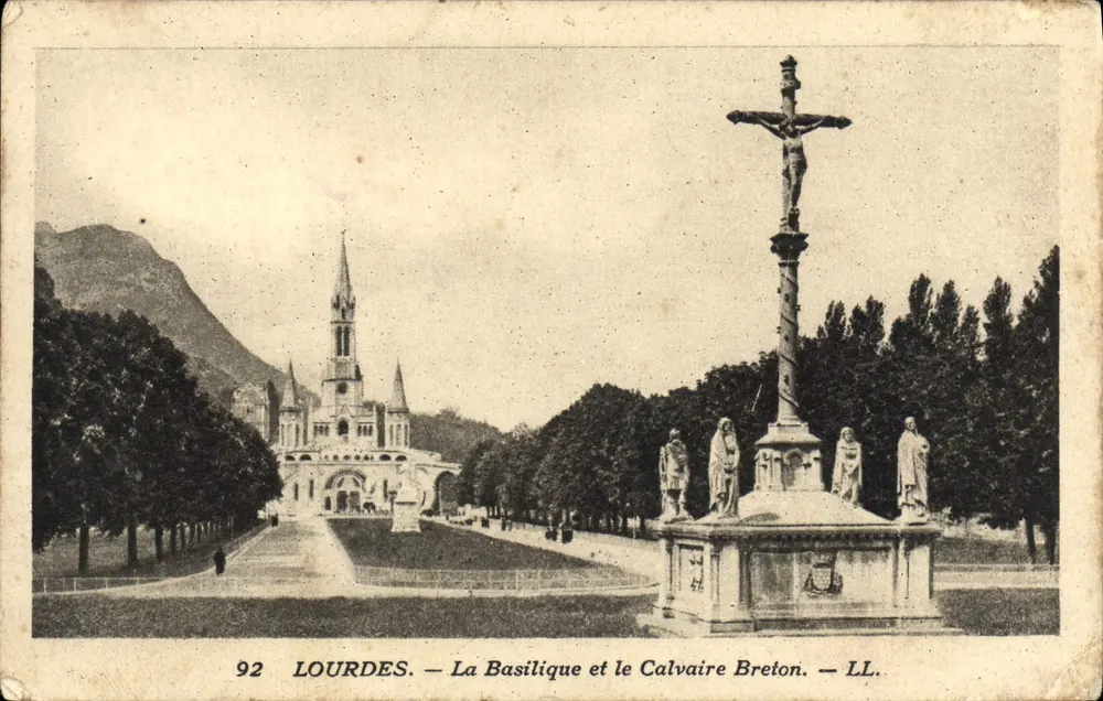Lourdes — La Basilique et le Calvaire Breton — LL. — N° 92 - Recto