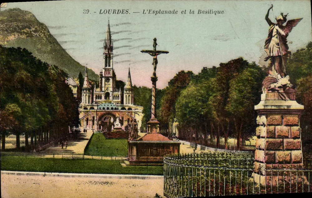 Lourdes — A Esplanada e a Basílica — Edição fotográfica Lourdes - Frente
