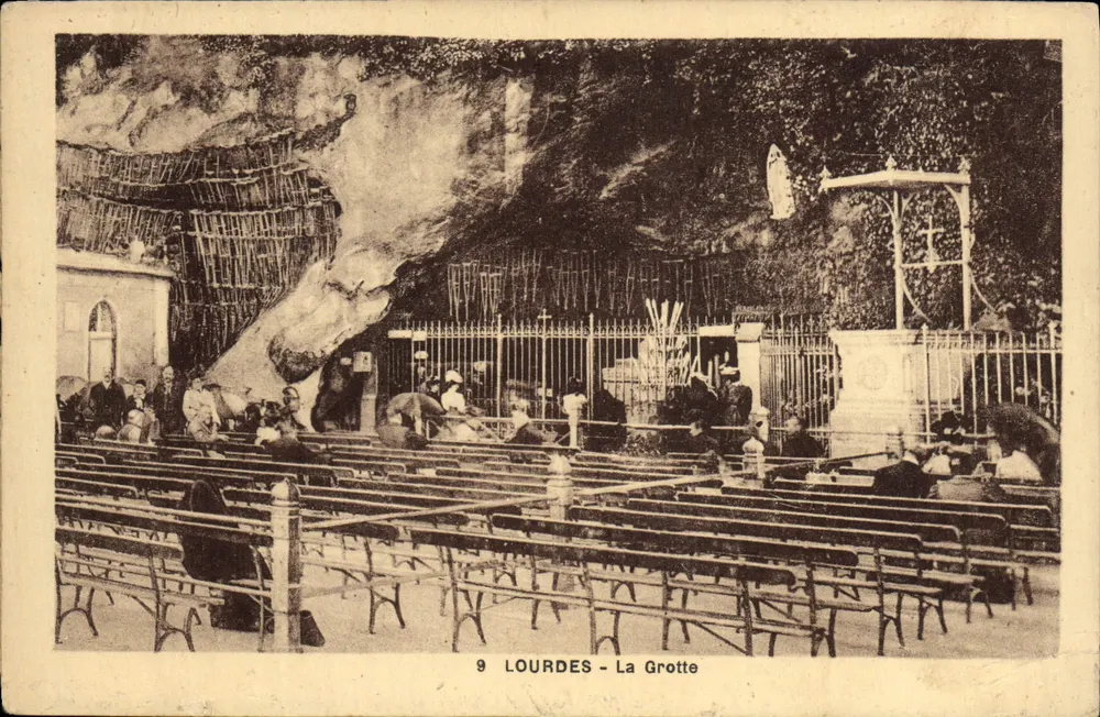 Lourdes - A Gruta — editor não identificado, n° de série 9 - Frente