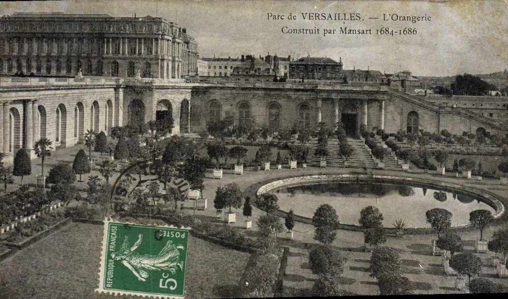 Parque de VERSAILLES — A Orangerie — Construído por Mansart 1684-1686 - Frente