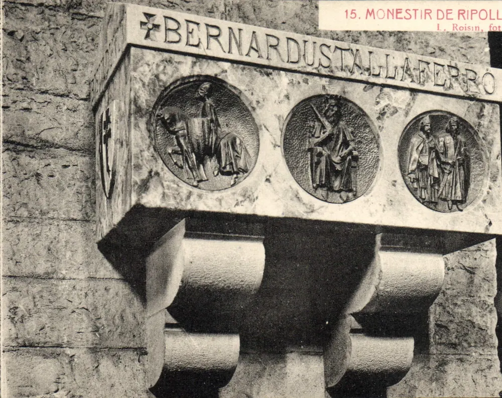 Klooster van Ripoll — detail van een gesneden kapitels — L. Roisin, fot. - Voorkant