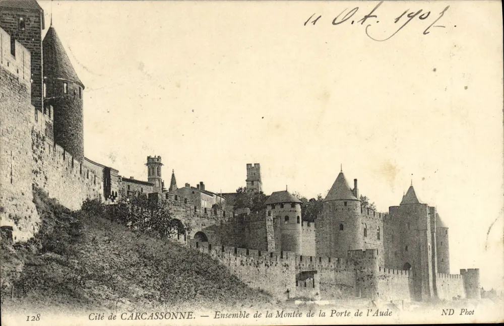 Cité de CARCASSONNE — Ensemble de la Montée de la Porte de l'Aude — ND Phot, n°128 - Vorderseite