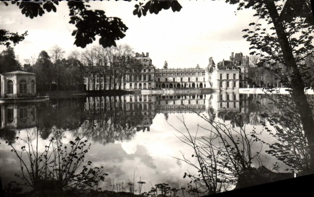 Fontainebleau — Das Schloss und der Karpfenteich — Éditions d'Art - Vorderseite