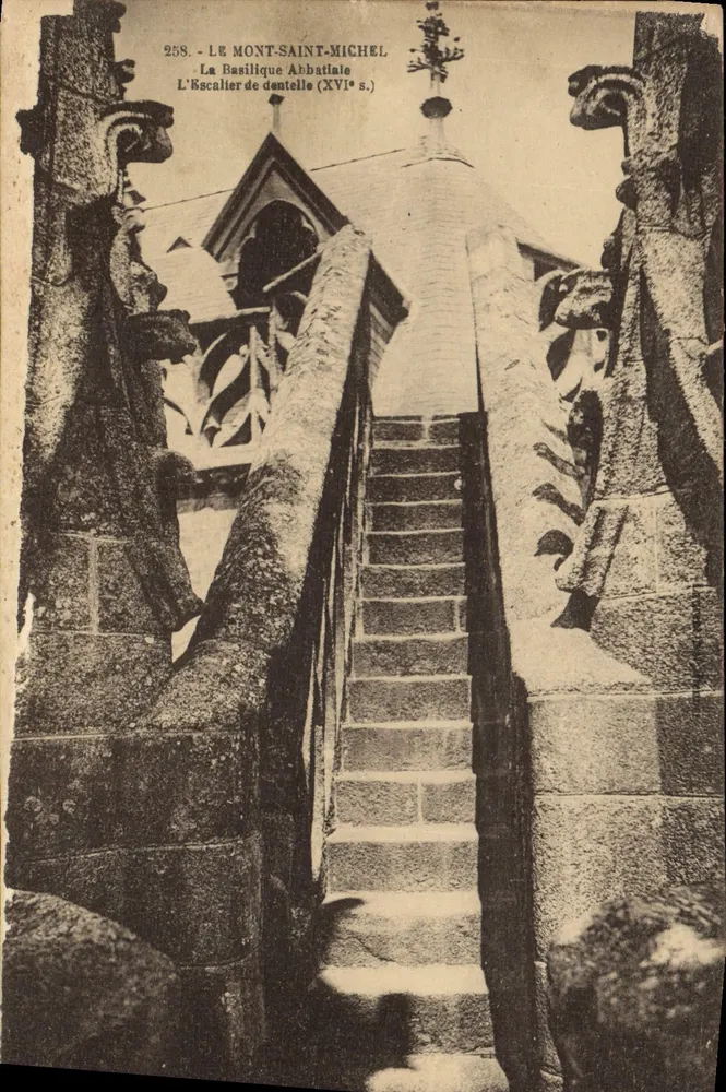 O Mont-Saint-Michel — A Basílica Abbatial, a Escada de Arame (século XVI) — Editor não identificado, n° 258 - Frente