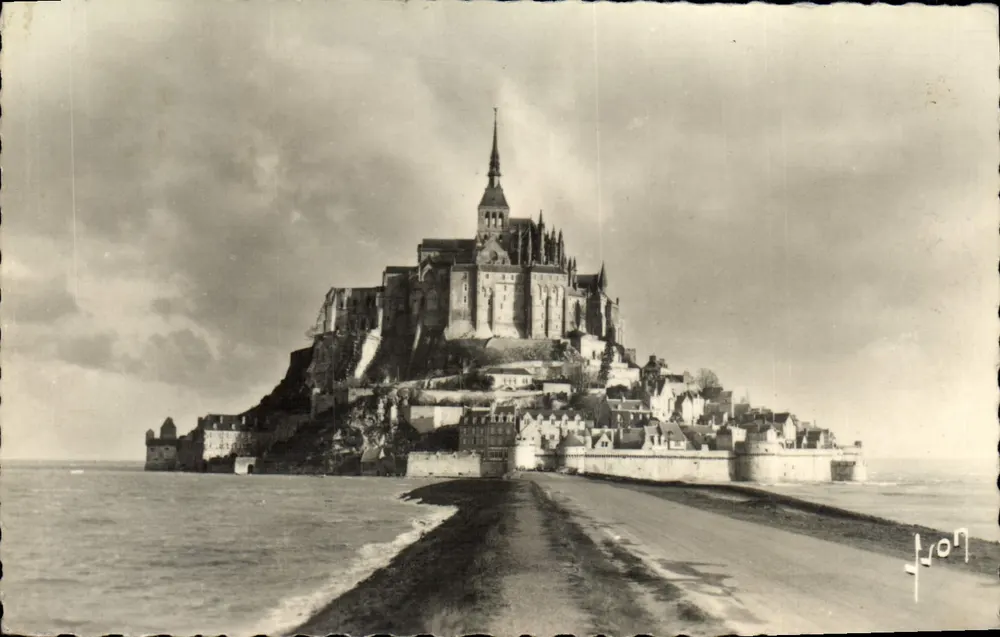 Monte Saint-Michel — chegada com maré de equinócio — Éditions d'Art Occident - Frente