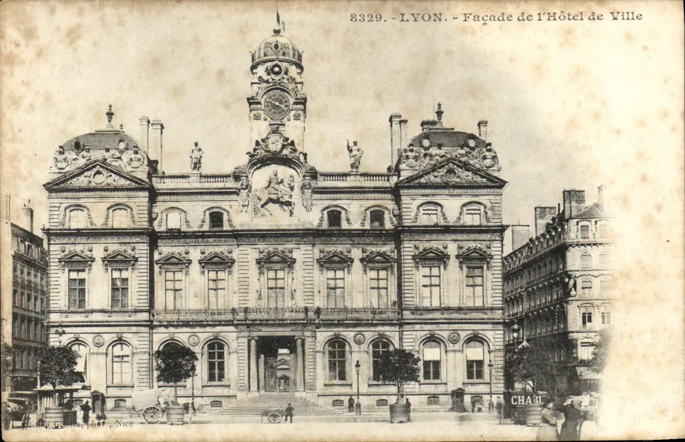 LYON - Fachada do Hotel de Ville — fot. Chal, Nice, n° 8329 - Frente
