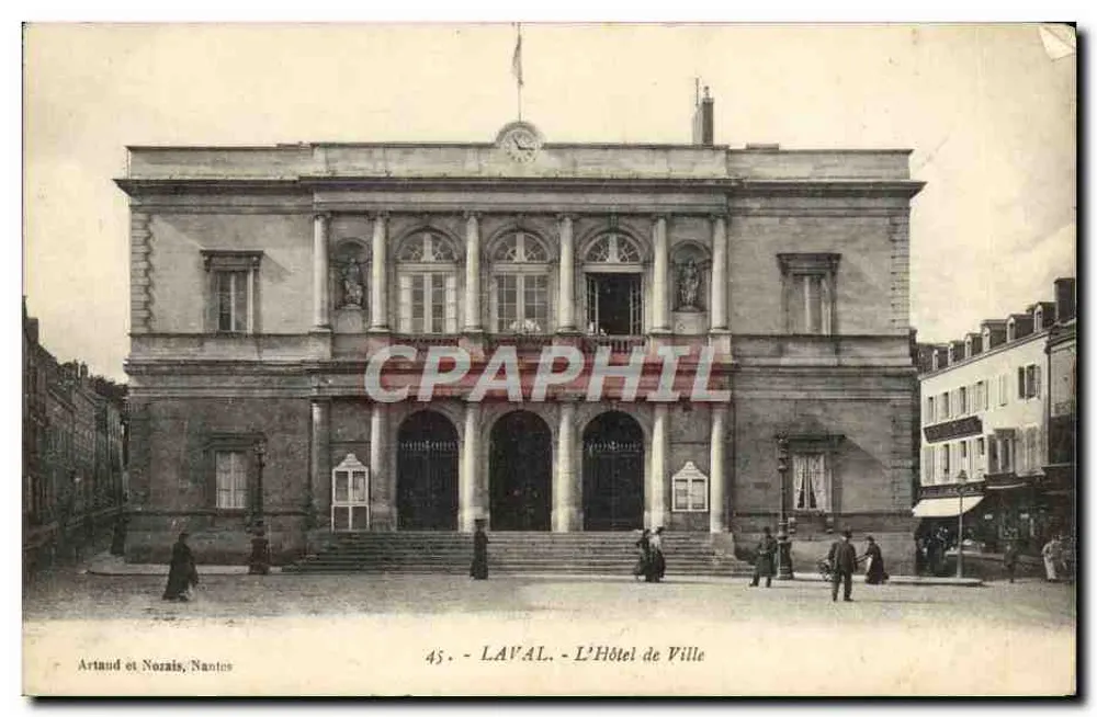 Laval - L'Hôtel de Ville — éditeur Artaud et Norais, Nantes, n° 45 - Frente