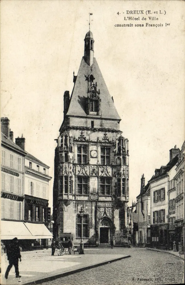 Dreux (E. e L.) — O Hotel de Ville construído sob Francisco I — G. Fournault, Dresn - Frente