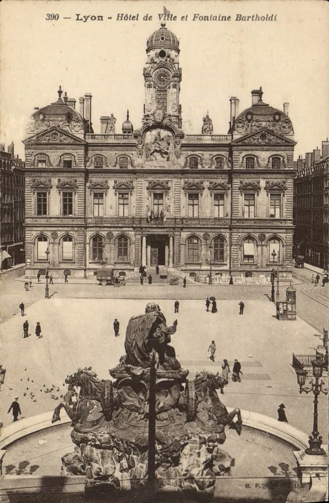 Lyon — Rathaus und Bartholdi-Brunnen — B.F. n°390 - Vorderseite