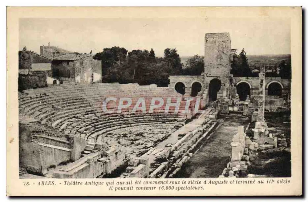 Arles - Teatro Antigo — começado sob o século de Augusto, terminado no IIIº século — Édition J. Georges, Arles - Frente