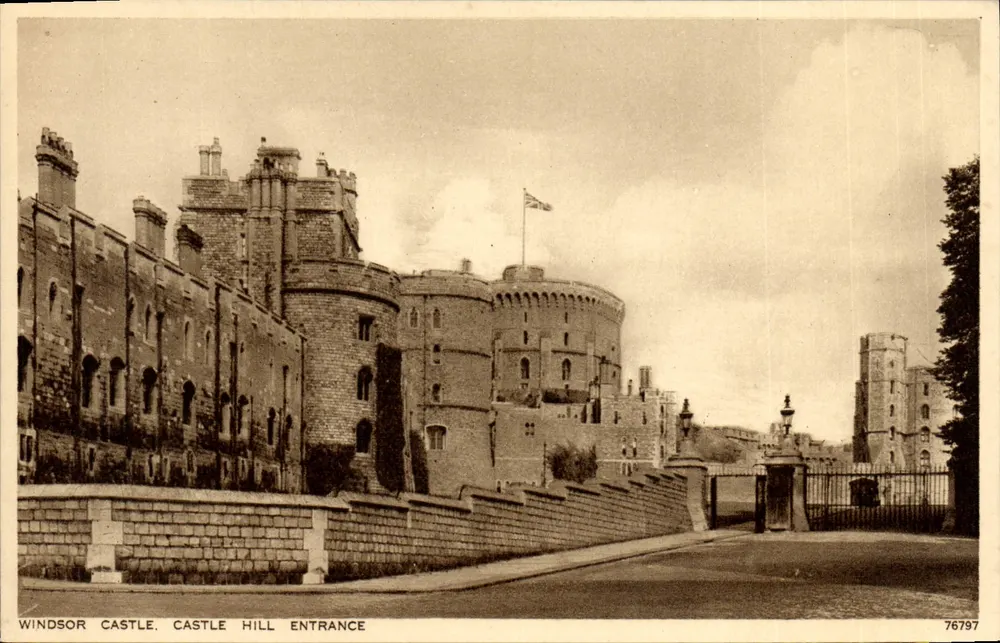 Castelo de Windsor. Entrada da Colina do Castelo — Fotoquímica por Wells, Royal Tunbridge Wells, n° 76797 - Frente