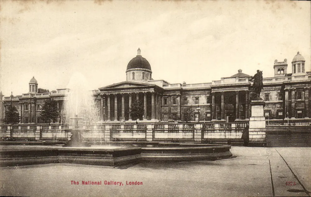 The National Gallery, Londres — vista com fonte e estátua equestre — O. F. Stengel & Co., Ltd. n° 4373 - Frente