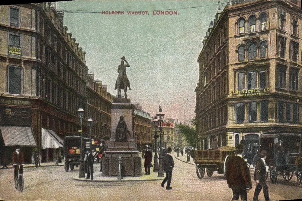 Holborn Viaduct, Londres — estátua equestre no centro — editor não identificado - Frente