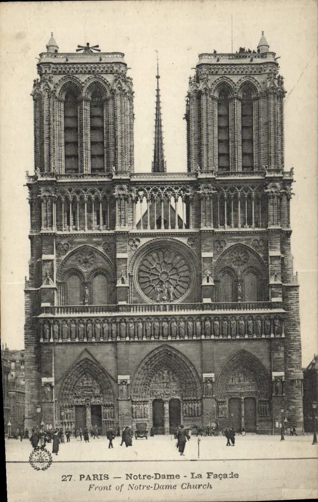 PARIS — Notre-Dame — A Fachada — Front of Notre-Dame Church — 27 - Frente