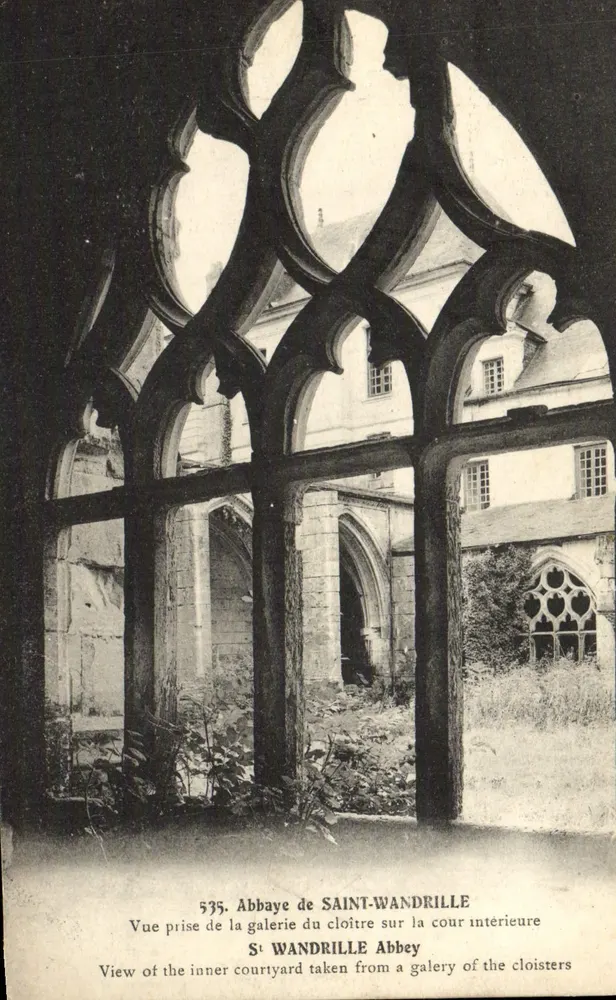 Abtei Saint-Wandrille — Ansicht der Galerie des Klostergangs auf den Innenhof — Delamare, Yvetot, Nr. 535 - Vorderseite
