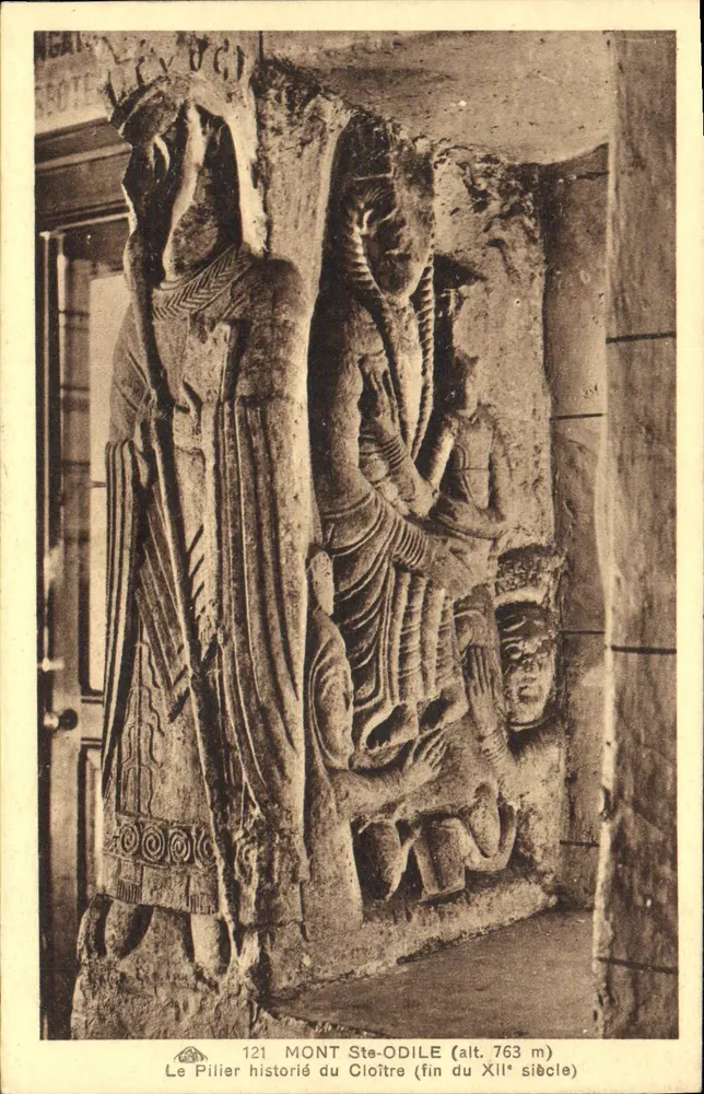 O Pilar decorado do Claustro (fim do século XII) — Mont Ste-Odile (alt. 763 m) — série 121 - Frente