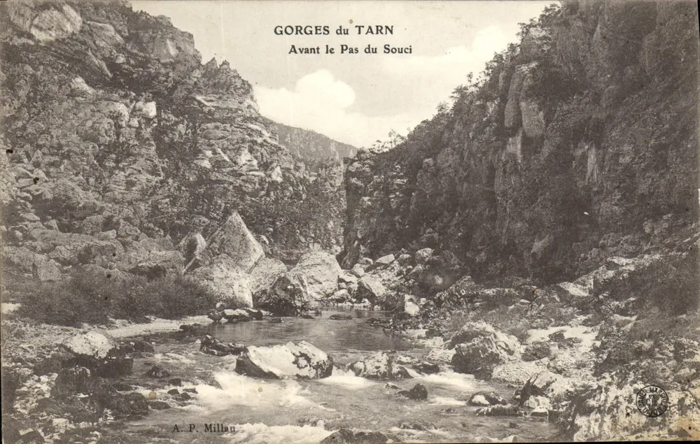 Gorges do Tarn — Antes do Paso do Sócio — A.P. Millau - Frente