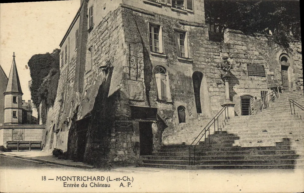 Montrichard (Loire-et-Cher) — Wejście do Zamku — A. Papoghin - Awers