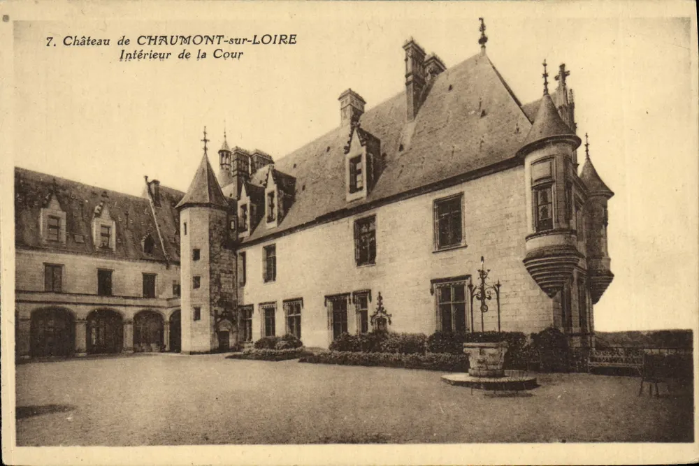 Château de Chaumont-sur-Loire — Innenansicht des Hofes — n°7 - Vorderseite