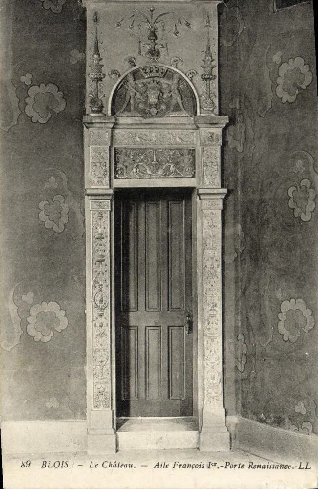 Bi Lois - Das Schloss - Flügel von François I. - Renaissance-Tür - Vorderseite