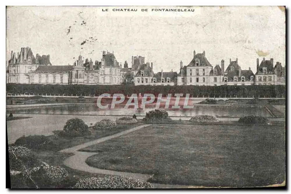 O Castelo de Fontainebleau — vista do parque e do castelo — editor não visível - Frente