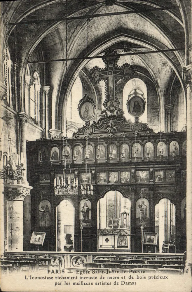 Paris — Kirche Saint-Julien-le-Pauvre — Die reich verzierte Ikonostase aus Mutterperle und wertvollem Holz von den besten Künstlern aus Damaskus - Vorderseite